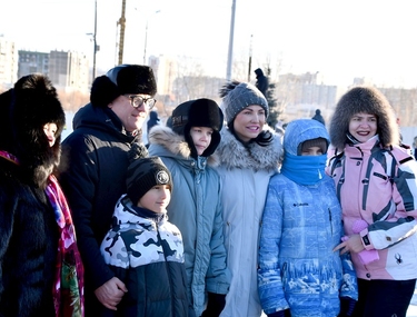 Творим добро вместе: в Челябинске прошла благотворительная акция «Снеговики-добряки»
