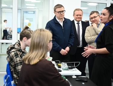 Полпред президента РФ Владимир Якушев и губернатор Алексей Текслер оценили работу снежинского IT-куба