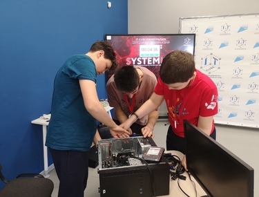 «SystemUm» поможет эникейщику стать сисадмином
