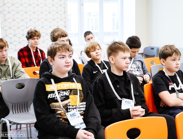 В Магнитогорске школьники прошли учебный тренинг по «Беспилотным авиационным системам»
