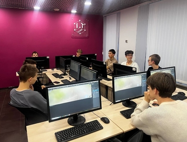 Первые шаги в цифровой разработке: школьники Сатки изучили основы Blender и блочной логики