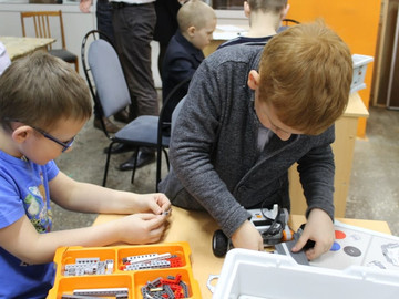 Соревнования по робототехнике между школами
