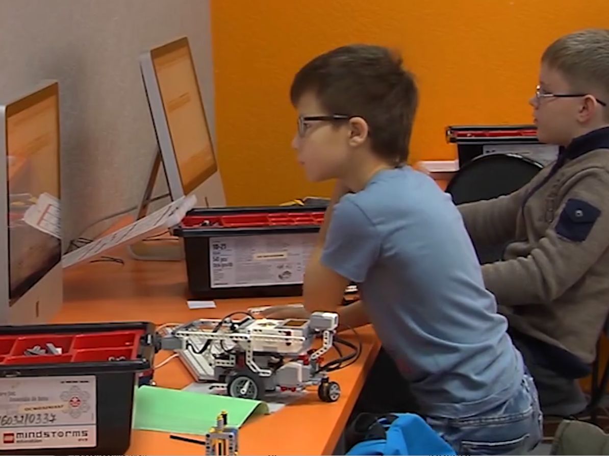 СМИ о нас. Журналиста «Телефакта» поразили проекты наших юных робототехников
