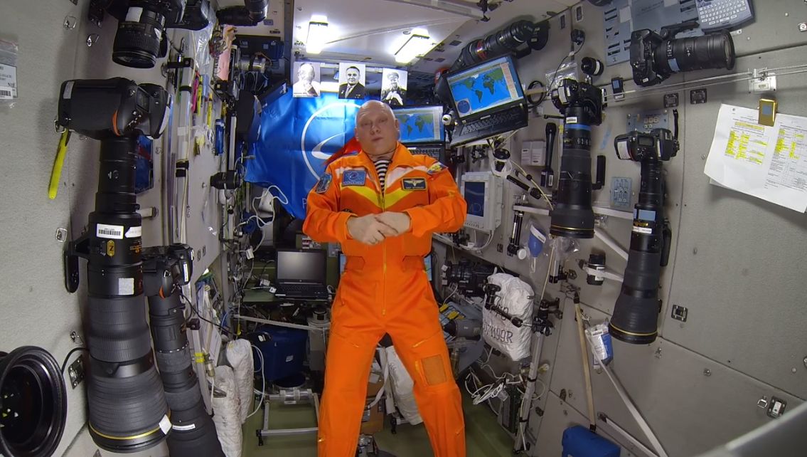 Привет из космоса. Кванториум «посетил» российский космонавт-испытатель