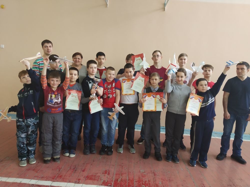 Троицкие школьники приняли участие в «комнатных» соревнованиях