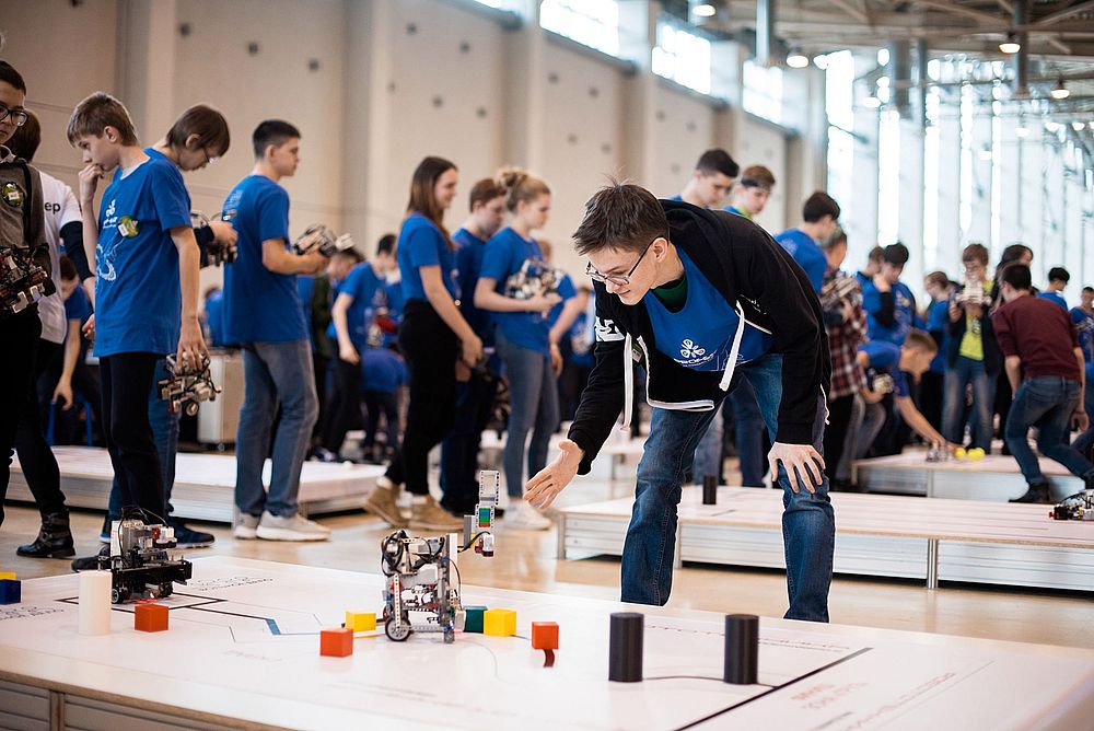 Почему в наше время так много соревнований по робототехнике для детей и студентов?