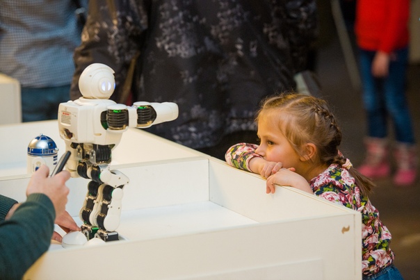 Отдохни всей семьей с наукой и роботами!