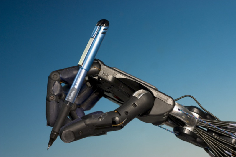 Роботов научили крутить ручку между пальцами!
