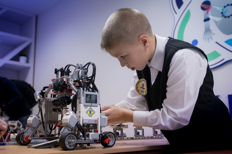 Пять профессий для юных робототехников