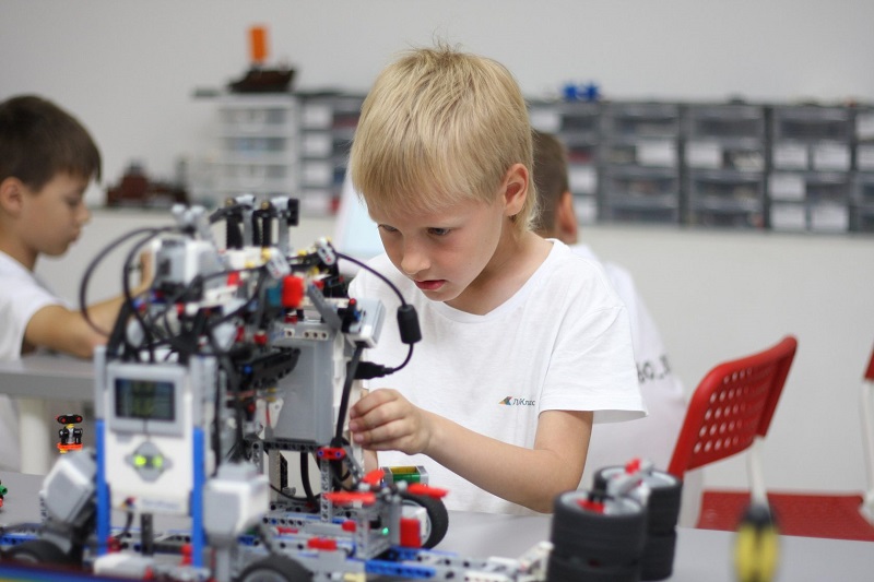 Пять причин отдать ребенка на робототехнику! 