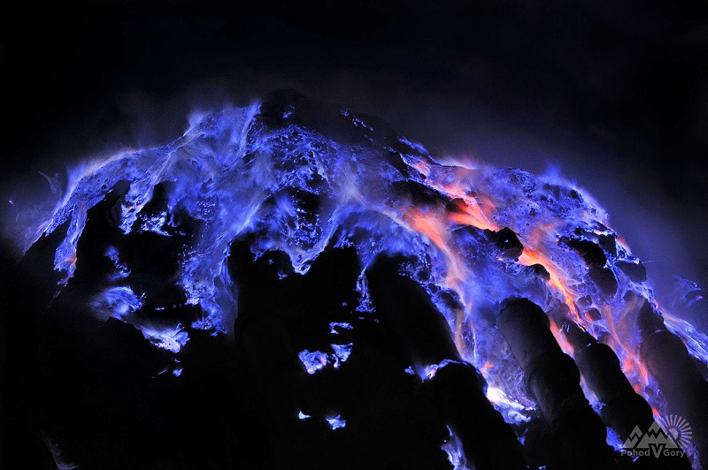 Химическая красота! Вулкан с голубой лавой